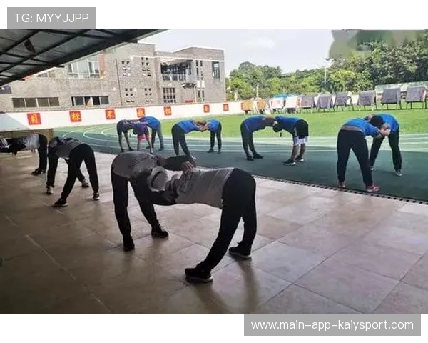 举重选手复训计划成媒体关注的励志案例